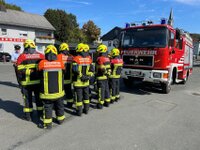 erste gemeinsame Leistungsprüfung THL der Feuerwehren Naila und Marxgrün am 20.09.2025 angetretene Gruppe von hinten